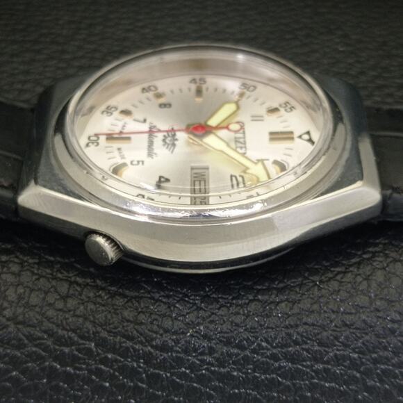 Vintage 1972 Citizen Automatic Mens Silver Watch W/daydate & Silver accents - Picture 5 of 10
